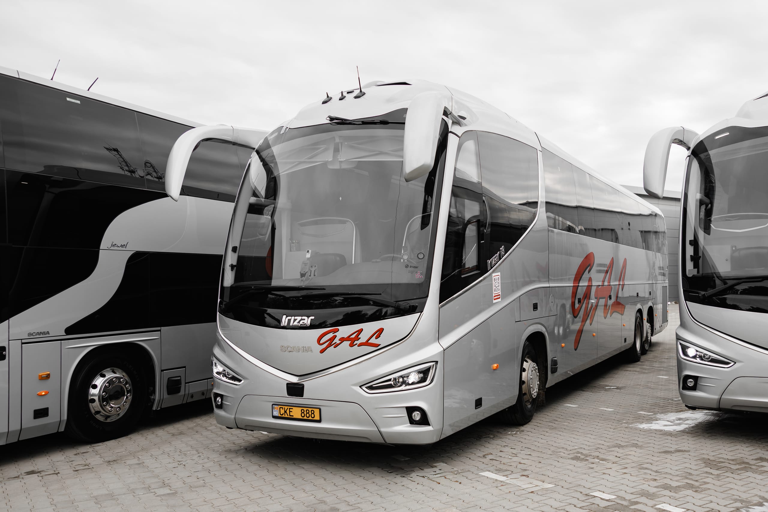 Autocar GAL Trans, văzut din față